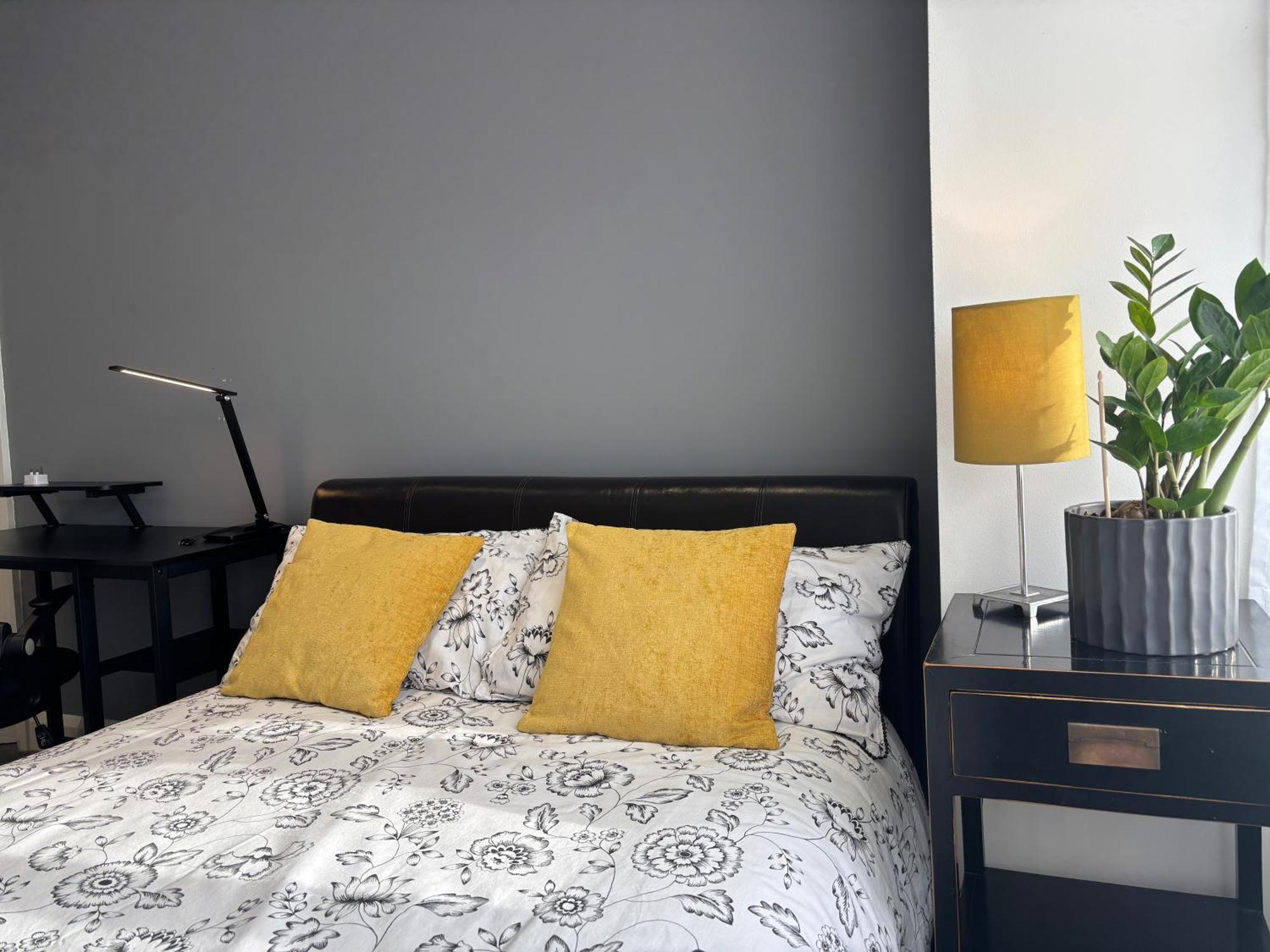 Entire House Floor Perfect For Couples & Freelancers - Available For Single Too Hotell London Exteriör bild