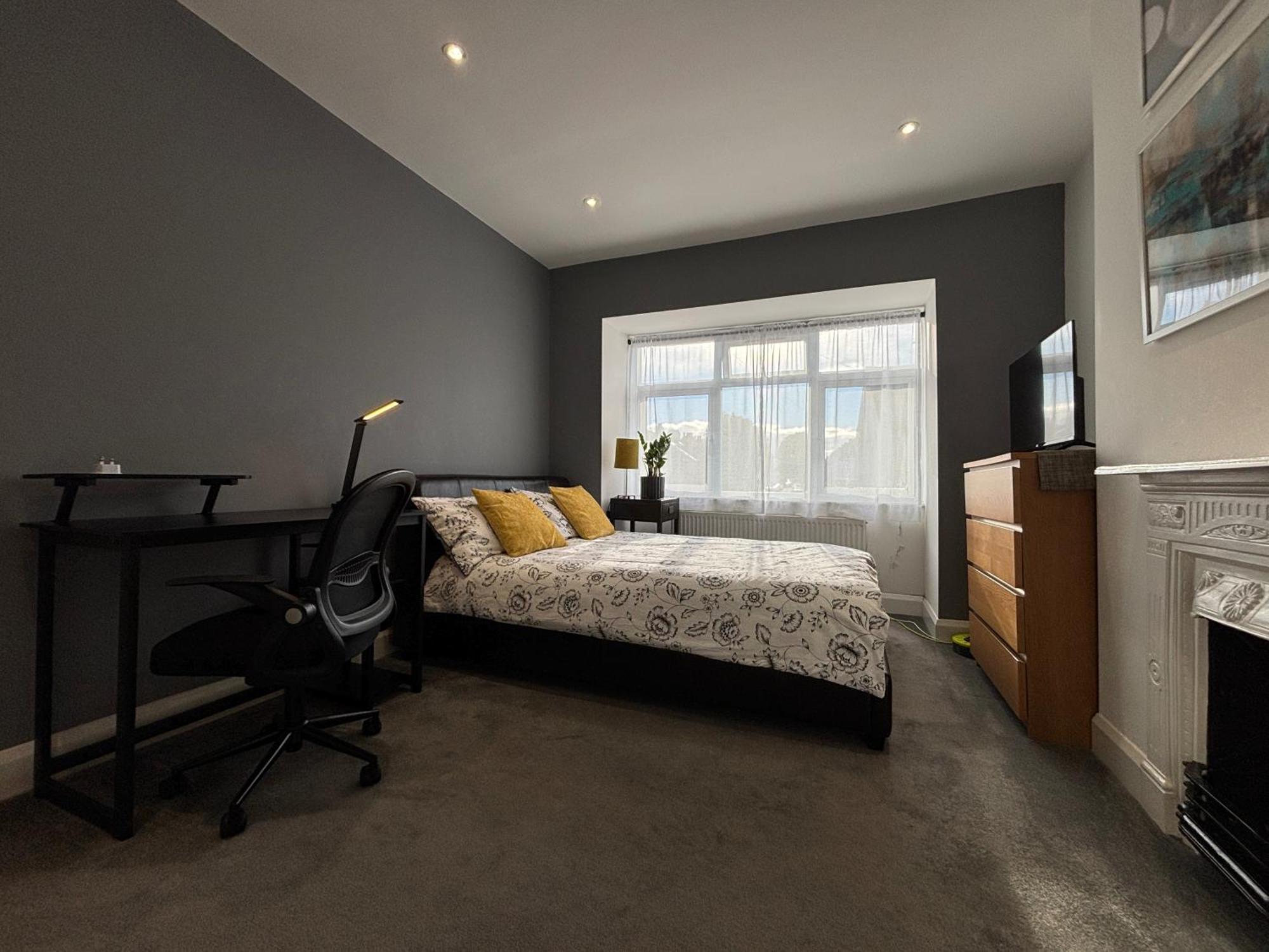 Entire House Floor Perfect For Couples & Freelancers - Available For Single Too Hotell London Exteriör bild